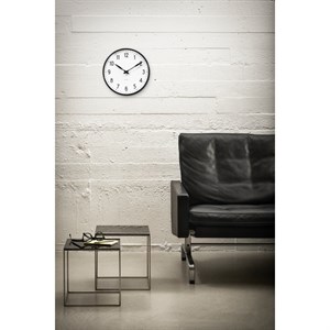 Klassische Arne Jacobsen Uhr für die Innenarchitektur